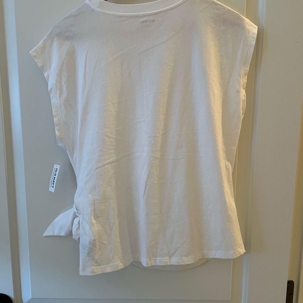 Old Navy White Tie-Front sleeveless Sleeve Top - Picture 3 of 5